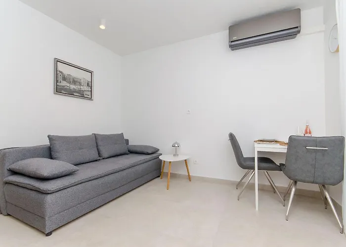 Beachfront Daria Apartment