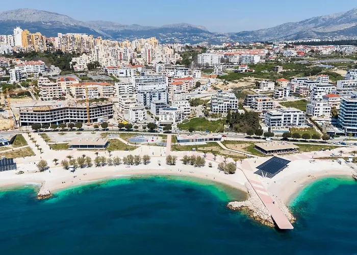 Beachfront Daria Apartment