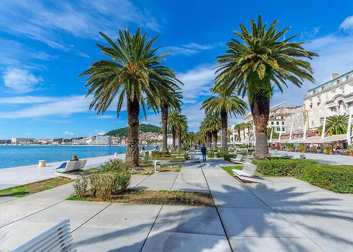 Beachfront Daria Apartment