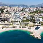 Beachfront Daria شقة